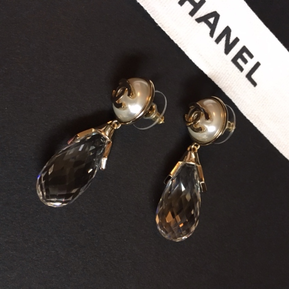 Chanel Earrings - Picture 3 of 5